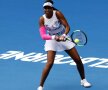 Mihaela Buzărnescu joacă acum împotriva lui Venus Williams în primul tur al turneului de la Australian Open // FOTO: Reuters