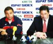 Costel Orac, umăr la umăr cu Cornel Dinu, la o conferință de presă după un meci Oțelul - Dinamo, unde cei doi au fost adversari