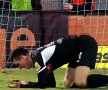 Ricardo Grigore l-a lovit dur cu cotul pe Florin Gardoș în meciul Dinamo - Poli Iași // Captură
