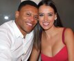 FOTO „Bestia” romantică » Julio Baptista, cel mai bine plătit fotbalist al Ligii 1, nu joacă, dar se distrează cu soția