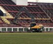 A început demolarea stadionului Giulești FOTO: Andrei Crăițoiu