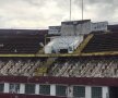 A început demolarea stadionului Giulești FOTO: Andrei Crăițoiu