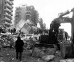 Cutremurul din 4 martie 1977 a făcut 1500 de victime. Aceasta e o imagine dezolantă cu rămășițele clădirii prăbușite în timpul dezastrului, foto: Guliver/gettyimages.com