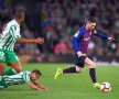 DE NEOPRIT. Messi a oferit o nouă reprezentație de gală, marcând 3 dintre cele 4 goluri ale Barcelonei în poarta lui Betis. Pe „Benito Villamarín”, argentinianul a fost aplaudat în picioare de fanii lui Betis, care i-au strigat numele secunde bune (foto: Guliver/Getty Images)