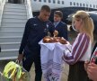 Mbappe și colegii săi, întâmpinați cu pâine și sare pe aeroport // FOTO: French Team Twitter