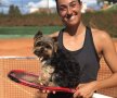 Caroline Garcia, zgura și câinele său Endy
