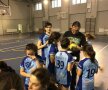 VIDEO+FOTO Iris a cântat pentru micuții handbaliști de la școala Ramonei Farcău