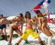 FOTO HOT Pârtia pe care se schiază doar în bikini: sute de schiori renunță la haine!