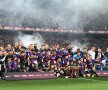 BARCELONA, CAMPIOANĂ. Catalanii și-au adjudecat sâmbătă seara titlul în prima ligă spaniolă, după 1-0 cu Levante (foto: Guliver/Getty Images)