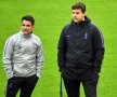  Mauricio Pochettino își privește elevii la încălzire // Foto: UEFA