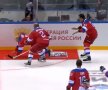 VIDEO+FOTO Care ai tras covorul? Imagini PENIBILE din Rusia: Vladimir Putin s-a prăbușit pe patinoar, după ce a fost lăsat să înscrie de 8 ori! :D