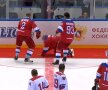 VIDEO+FOTO Care ai tras covorul? Imagini PENIBILE din Rusia: Vladimir Putin s-a prăbușit pe patinoar, după ce a fost lăsat să înscrie de 8 ori! :D