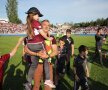 GALERIE FOTO // Sărbătoare mare la promovarea Rapidului » Trofeul a ajuns în tribună!