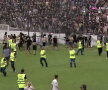 VIDEO + FOTO Scene de NEIMAGINAT în CSA Steaua - Carmen! Fanii din Peluza SUD s-au bătut pe teren cu forțele de ordine: imagini de o violență extremă