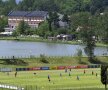 ANTRENAMENT ÎN SPLENDOARE: „tricolorii” U21 se antrenează de vineri în Bagno di Romagna, într-un decor de vis. Baza sportivă e lipită de hotelul Miramonti din Lago de Acquapartita. E doar o mică parte a stațiunii montane cu 6.000 de locuitori din zona Forli-Cesena. Foto: Raed Krishan