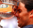 ¡La duodécima! Irezistibilul Nadal se impune pentru a 12-a oară la Roland Garros, record absolut în tenis. Ibericul a dominat autoritar finala cu Thiem și a pus mâna pe cel de-al 18-lea Grand Slam din carieră. Foto: Guliver/GettyImages