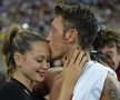FOTO Mesaj de la Mandy » Cântăreața la care a renunțat Ozil, mesaj superb la nunta fotbalistului
