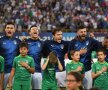 EMOȚIE. Jucătorii selecționatei U21 a Italiei au dat totul la intonarea imnului. Pe teren, însă, nu au fost la fel de spectaculoși, fiind învinși de polonezi, scor 0-1 (foto: Guliver/Getty Images)