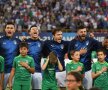 EMOȚIE. Jucătorii selecționatei U21 a Italiei au dat totul la intonarea imnului. Pe teren, însă, nu au fost la fel de spectaculoși, fiind învinși de polonezi, scor 0-1 (foto: Guliver/Getty Images)
