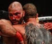 Artem Lobov, cu fața, foto: worldboxingnews.net