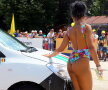 GALERIE FOTO | Show incendiar la Romexpo: drifturi, spumă multă, fete frumoase și costume de baie