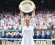 Simona Halep a cucerit trofeul de la Wimbledon, după ce a învins-o pe Serena Williams