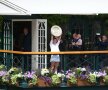 Simona Halep a cucerit trofeul de la Wimbledon, după ce a învins-o pe Serena Williams