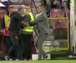 Dan Petrescu, criză de nervi în CFR Cluj - Astana // FOTO: Captură Look Plus