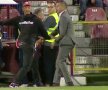 Dan Petrescu, criză de nervi în CFR Cluj - Astana // FOTO: Captură Look Plus