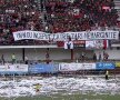 5.000 de suporteri ai lui CSM Reșița au salutat exploziv victoria bănățenilor în fața lui U Cluj, 2-0, în prima etapă de Liga 2, foto: captură TV Digi Sport