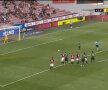 FOTO: Captură Youtube / / Florin Niță apără penalty pentru Sparta Praga