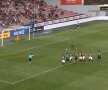 FOTO: Captură Youtube / / Florin Niță apără penalty pentru Sparta Praga