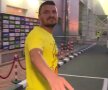 FOTO: Captură TV Telekom Sport // Budescu s-a revăzut cu cei din staff-ul FCSB-ului