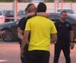 FOTO: Captură TV Telekom Sport // Budescu s-a revăzut cu cei din staff-ul FCSB-ului