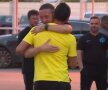 FOTO: Captură TV Telekom Sport // Budescu s-a revăzut cu cei din staff-ul FCSB-ului