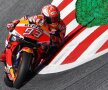 REGELE UNGHIURILOR IMPOSIBILE. Marc Marquez, campionul mondial en-titre la MotoGP, oferă momente spectaculoase pe circuit. Spaniolul sfidează legile fizicii, reușind să încline motocicleta în unghiuri imposibile, la peste 130 km/h