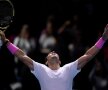 TAURUL FURIOS. Rafael Nadal, 33 de ani, a revenit incredibil în confruntarea cu Daniil Medvedev, 23 de ani, de la Turneul Campionilor. Rusul conducea în setul decisiv cu 5-1, când Nadal s-a trezit la viață și a obținut o victorie nesperată, 6-7(3), 6-3, 7-6(4). Foto: Reuters
