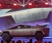 NOUL TESTA CYBERTRUCK. Cu geamurile antibalistice sparte! Cum ți se pare modelul prezentat de Elon Musk? Mulți spun că designul e un eșec al gigantului american, foto: techcrunch.com