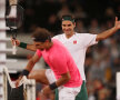 ISTORIE. 51.954 de fani, record absolut în tenis, s-au adunat pe „Cape Town Stadium” pentru a-i urmări pe doi dintre cei mai mari jucători ai tuturor timpurilor. Roger Federer și Rafael Nadal s-au întâlnit într-un meci jucat în scopuri caritabile, pentru susținerea copiilor defavorizați din 6 țări africane. Elvețianul s-a impus cu 6-4, 3-6, 6-3. Foto: Reuters