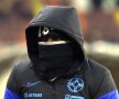 CAMUFLAJ. Harlem Gnohere s-a ferit de frig la egalul rușinos obținut de FCSB cu Clinceni, scor 0-0, la fel cum se ferește și de cantonamente Foto: Cristi Preda
