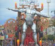ROBOTNALDO! După ce a fost în sală la Festivalul de muzică italiană de la Sanremo, Cristiano participă și la Carnavalul de la Viareggio, ediția a 147-a. Dar nu atacantul lui Juventus, ci replica sa gigantică , un robot bionic de 20 de metri, tras de un car alegoric, și prezentat ca idol. foto: facebook