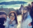 UNDE-I ECHIPAMENTUL? :) » Gabi Tamaș, fundașul celor de la U Cluj (foto, stânga), și directorul executiv al clubului, Daniel Stanciu, și-au dus consoartele la munte. Problema? Le lipsește echipamentul. Nici urmă de schiuri, snowboard sau măcar o sanie, acolo. Dar asta nu i-a împiedicat să se simtă bine la înălțime. Sursa foto: instagram/gabrieltamas