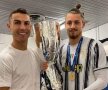„MERSI, CRISTIANO!”. Radu Drăgușin, tânărul fundaș al lui Juventus, a câștigat primul trofeu important în Italia: Supercupa. Juve a învins-o pe Napoli, scor 2-0, golurile fiind marcate de Ronaldo și Morata. La final, românul s-a pozat în vestiar cu starul portughez și cu trofeul mult dorit.