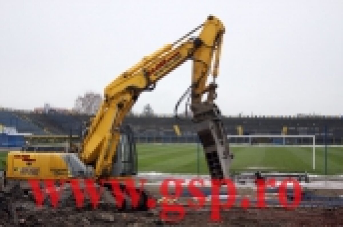 VIDEO / Legendarul stadion "Ilie Oană" din Ploieşti este demolat! Aici a pierdut Liverpool