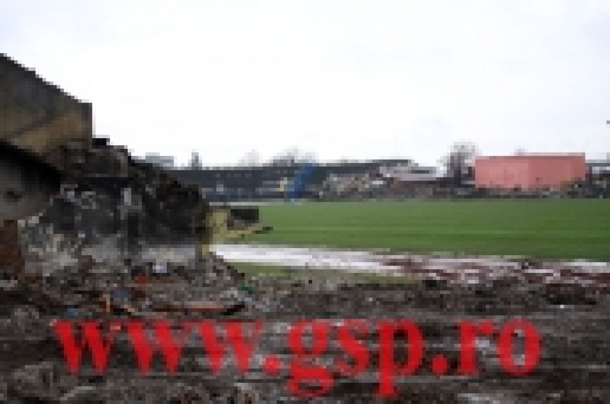 VIDEO / Legendarul stadion "Ilie Oană" din Ploieşti este demolat! Aici a pierdut Liverpool