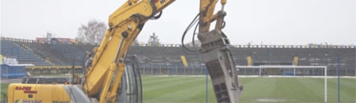 VIDEO / Legendarul stadion "Ilie Oană" din Ploieşti este demolat! Aici a pierdut Liverpool