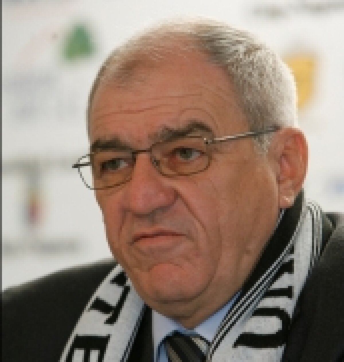 FOTO  » Hizo e manager general la U Cluj: "Nu aducem jucători de pe DVD-uri sau internet" ;)