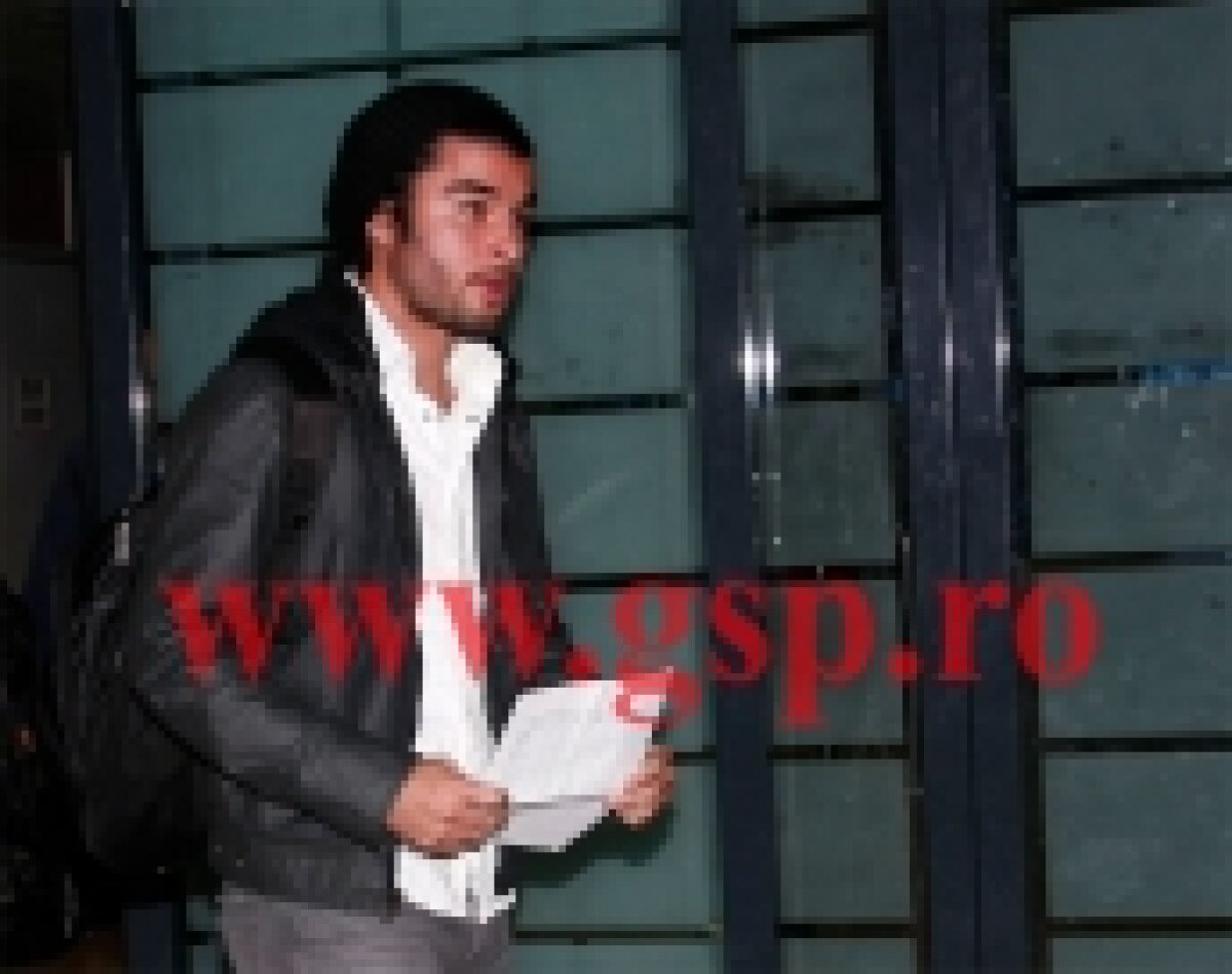 FOTO » Josh Tudela este la Bucureşti: "Abia aştept să îl cunosc pe Gigi Becali!"