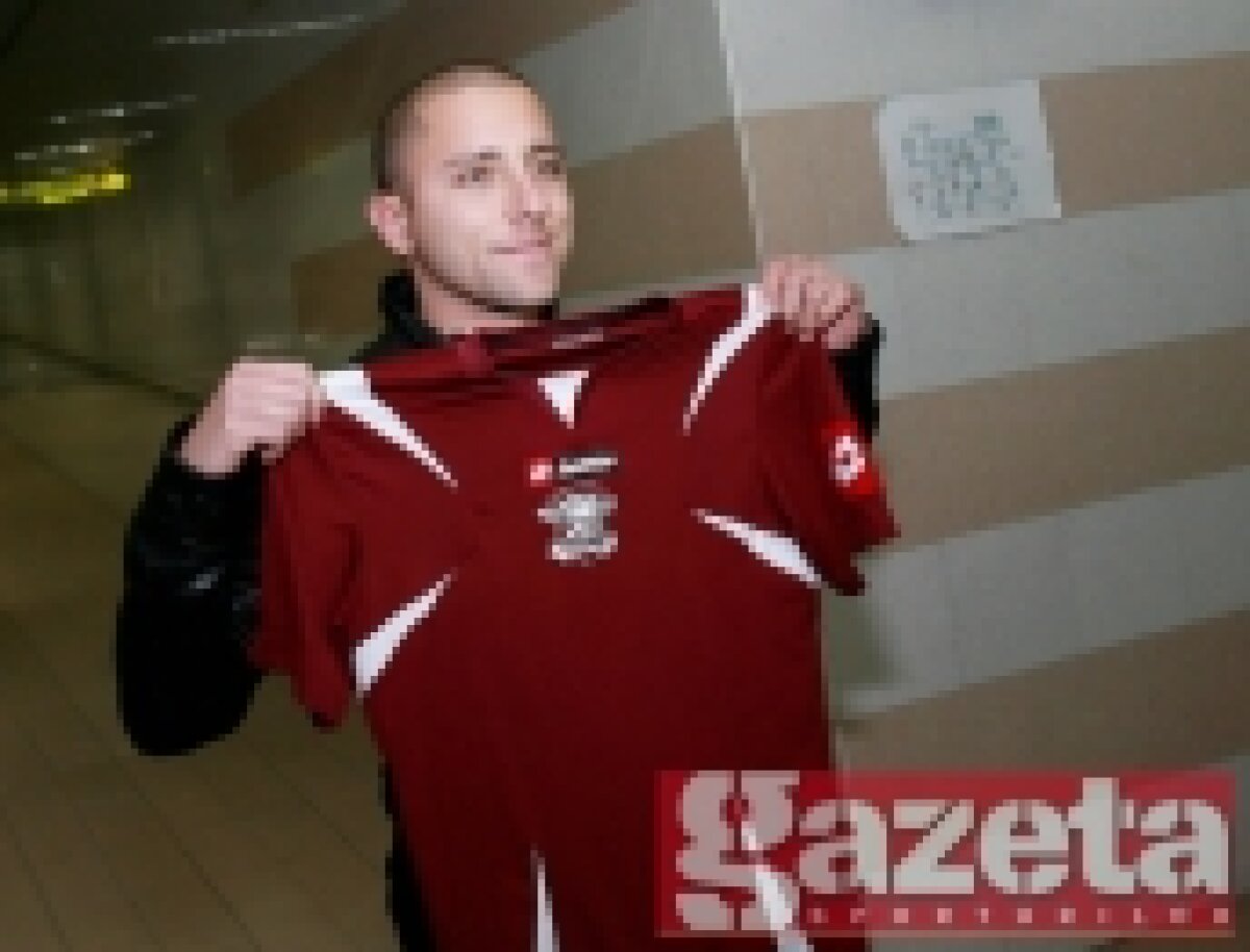 FOTO / Beljici a ajuns la Bucureşti: "Sînt bucuros că voi juca la o echipă mare"