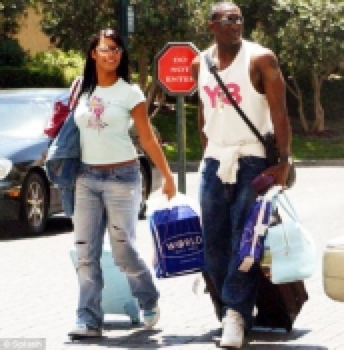 Mondialul din Africa, prefaţat de WAGs